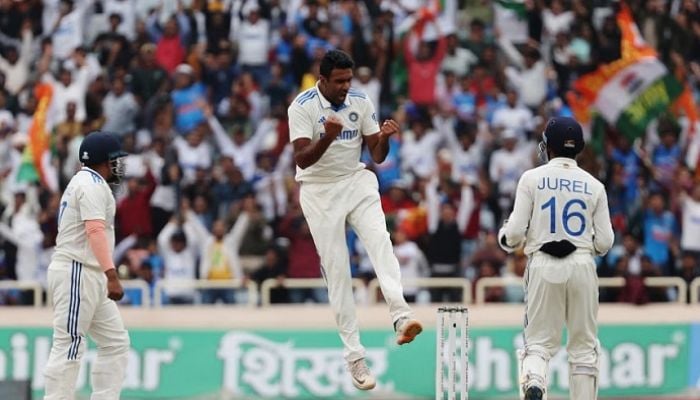 Ashwin reclaims top bowler's spot in Tests