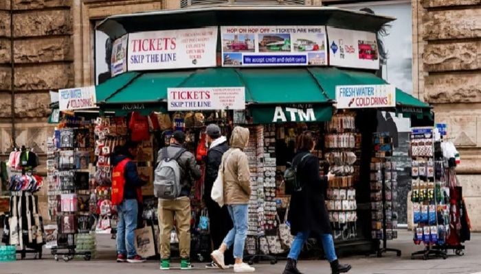 Italy's iconic kiosks crushed by failing newspaper sales