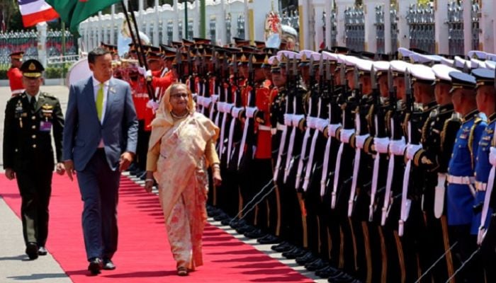 PM gets hearty welcome as she reaches Thai PMO for bilateral meeting