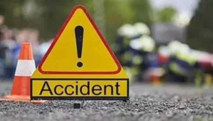 Bus crashes into HSIA third terminal, engineer dies