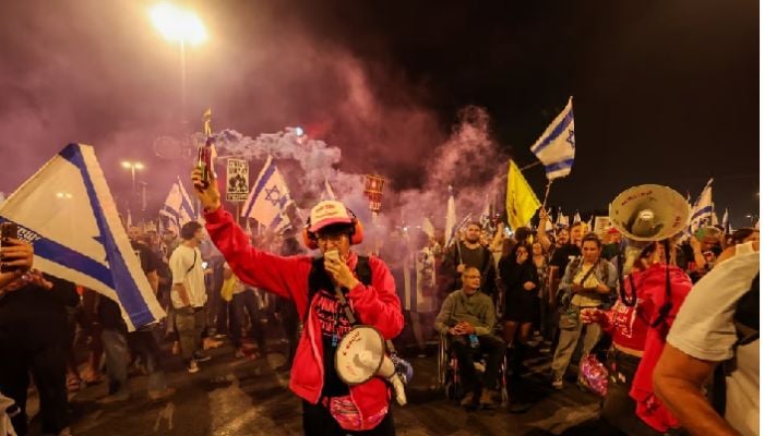 Tens of thousands rally against Netanyahu government in Jerusalem