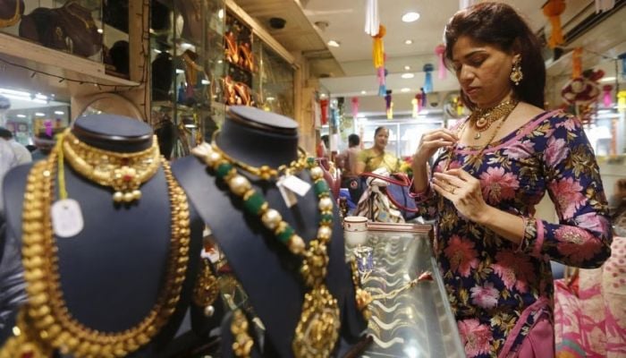 India gold prices soar to record high