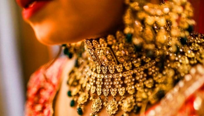 Gold price increases again