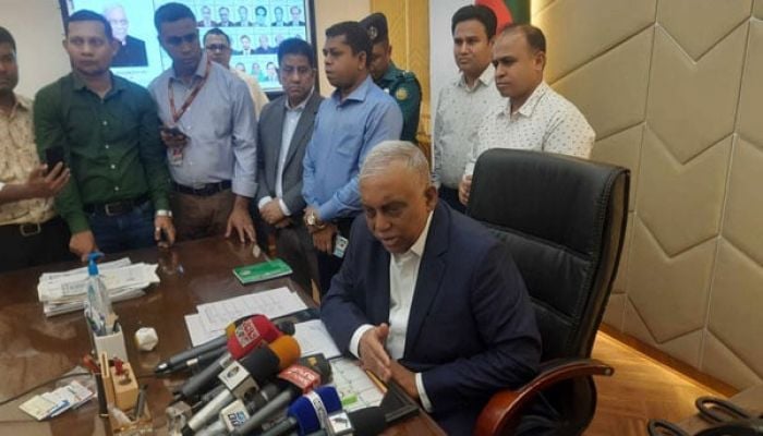 Stern action against bank robbers, arms snatchers: Home Minister