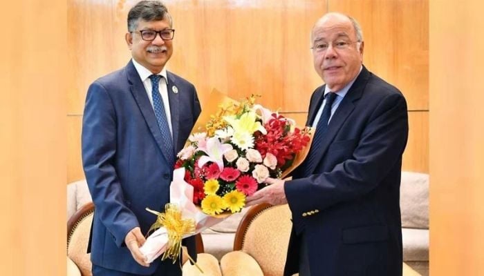 Brazilian foreign minister arrives in city