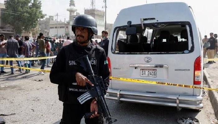 Gunmen kill 7 customs officials in Pakistan