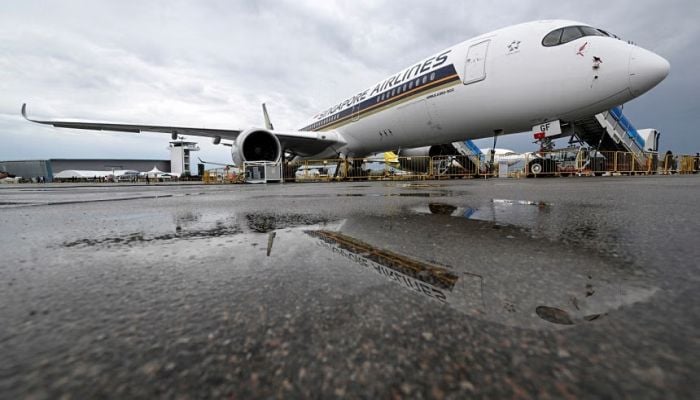 Singapore Airlines ordered to pay $3,580 to couple after recliner seats failed to work