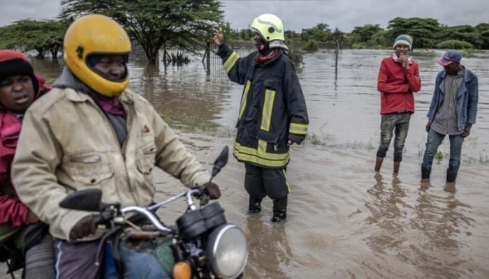 Kenya floods death toll tops 200 as cyclone approaches