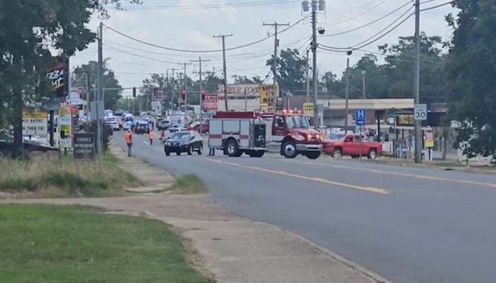 Three people killed, 10 wounded in Arkansas supermarket shooting