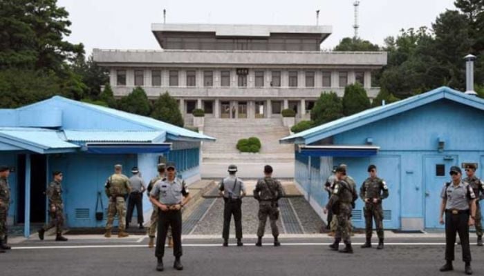 S Korea fire warning shots after N Korea crosses border again