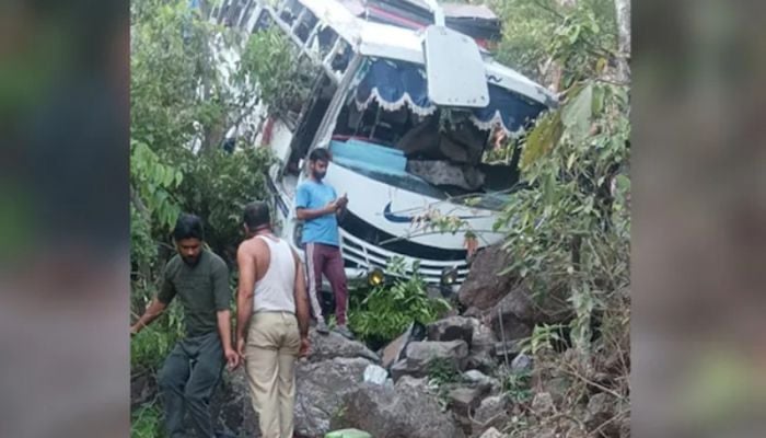 9 pilgrims killed as bus falls into gorge in India's Jammu & Kashmir