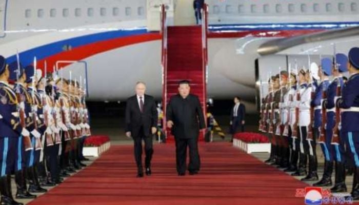 Kim rolls out red carpet for Putin in North Korea
