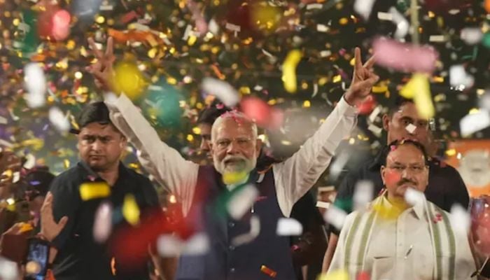 Modi, 30 ministers to be sworn in today