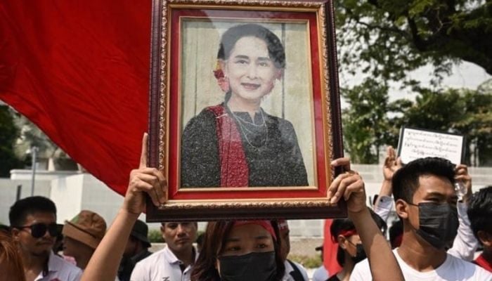 Myanmar authorities arrest 22 for marking Suu Kyi's birthday