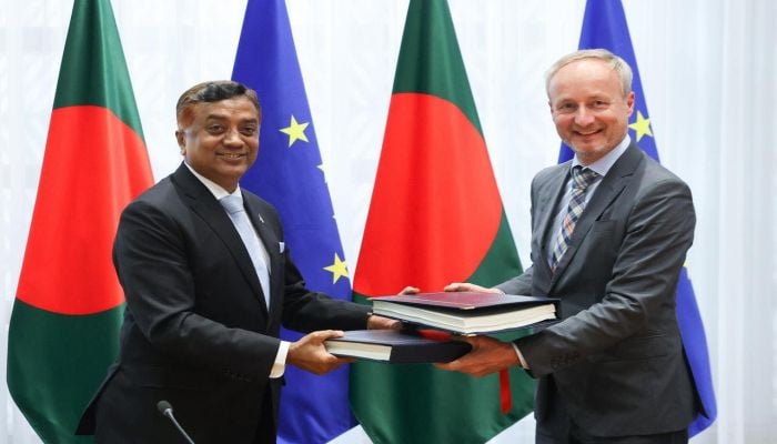 Bangladesh signs Air Service Agreements with Switzerland, EU