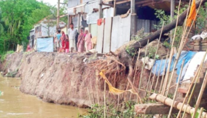 Water levels in 39 rivers rise, 67 fall