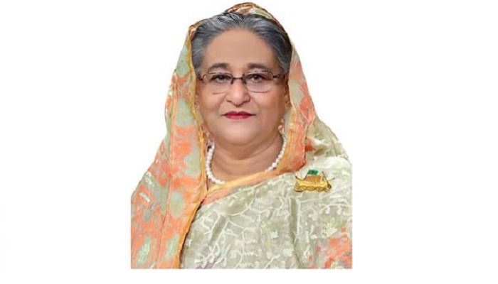 PM visits injured cops at Police Hospital, assures proper treatment