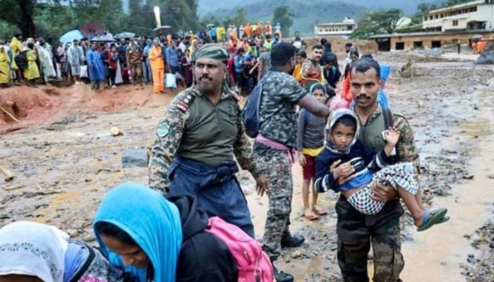 India landslide toll hits 122 as rain hampers rescue work
