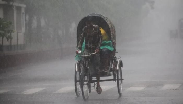 Heavy rain likely in 5 divisions, landslide warning issued