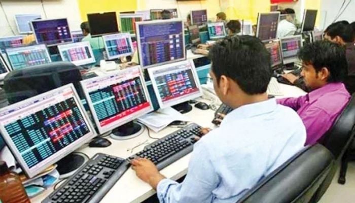Stocks on DSE up, down on CSE