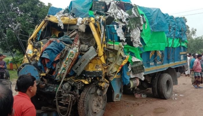 6 killed, 28 injured in Dinajpur road accident