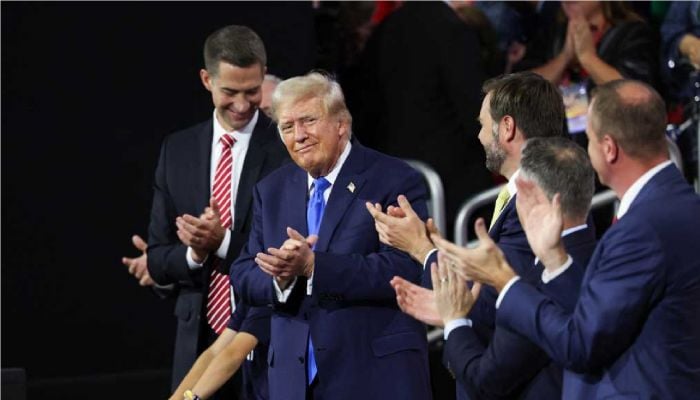 Ex-rivals back Trump in show of Republican unity