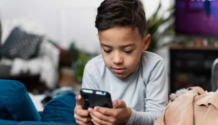 Don't give smartphones to kids under 11