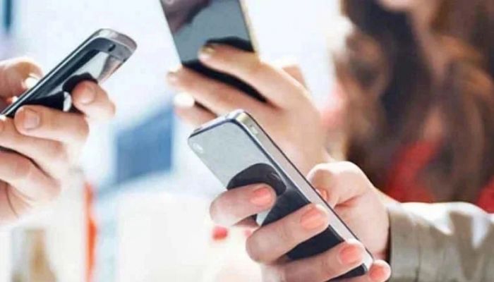 Facebook, Telegram shuts down on mobile network