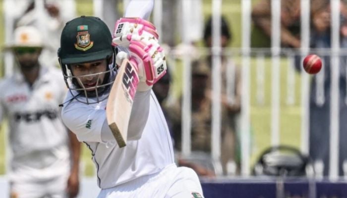 Mushfiqur donates prize money to flood victims