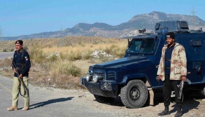 Gunmen kill 22 on Pakistan highway