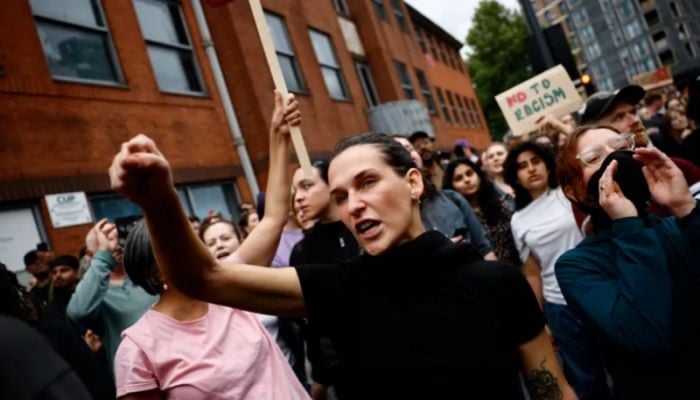 Anti-racism protesters rally in UK