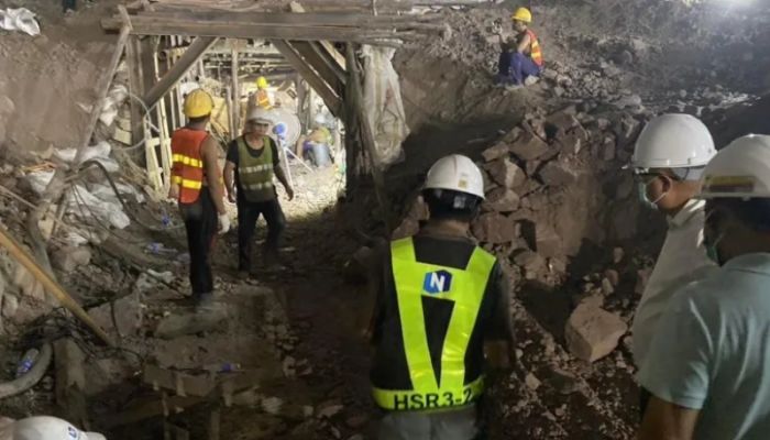 Workers trapped for days in Thai tunnel found dead