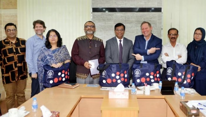 DU seeks US assistance to build new dorm for female students