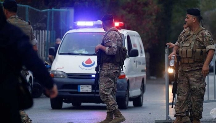 8 dead in Israeli strike, source says Hezbollah commander killed