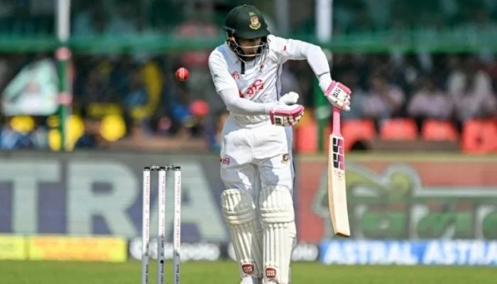 Kanpur test: Mushfiq leaves early on Day 4