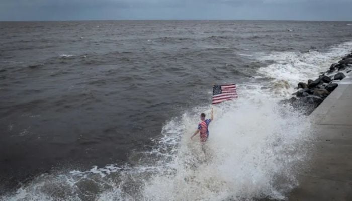 Hurricane Helene makes landfall in Florida, 1 dead