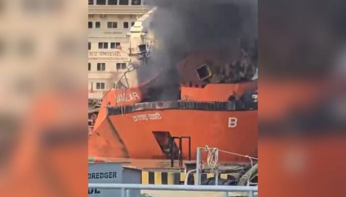 Fire erupts on oil tanker at Patenga
