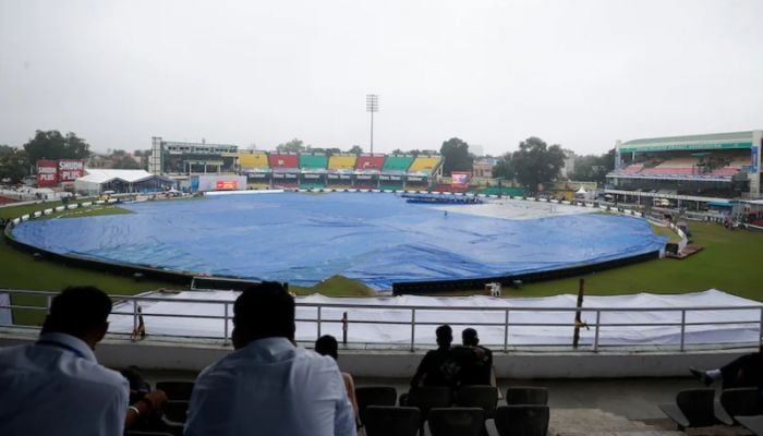 Rain delays day 3 of Kanpur test