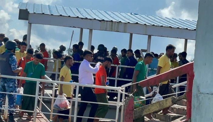 85 Bangladeshi nationals back home from Myanmar