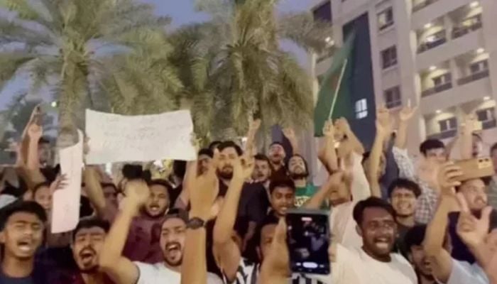 26 more pardoned Bangladeshis return from UAE