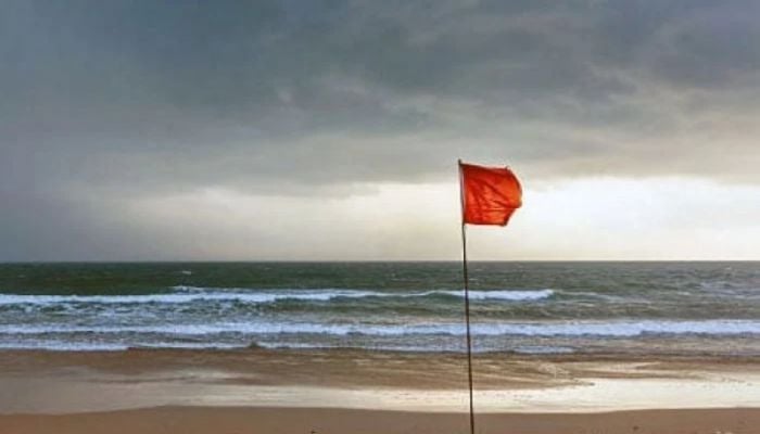 Signal three for maritime ports, signal one for river ports