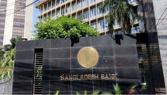 BB asks bank employees to file tax returns online