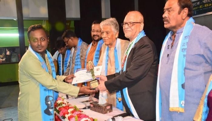 Arefin Shakil gets Sher-e-Bangla Golden Award 2024