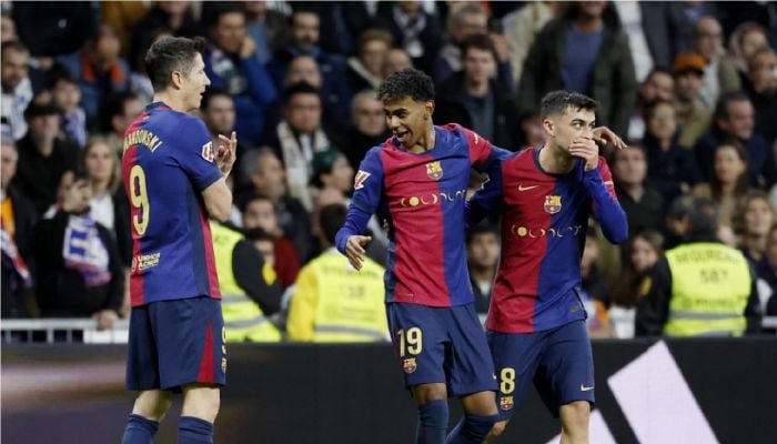Barca snap Real's 42-game unbeaten streak in LaLiga with thrashing 4-0 win