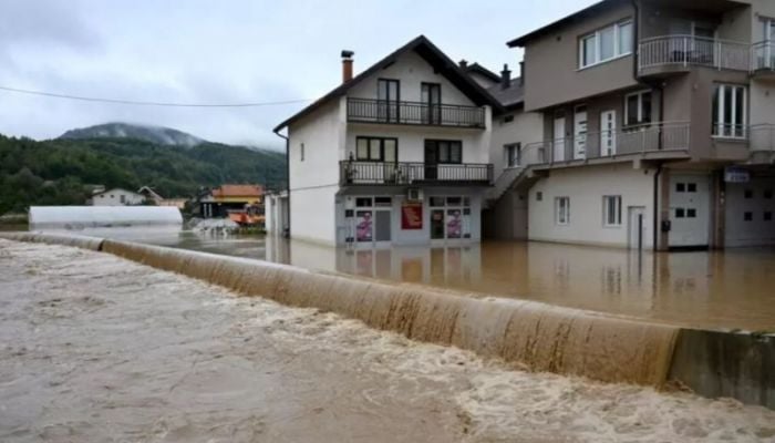 Bosnia floods kill 14 people