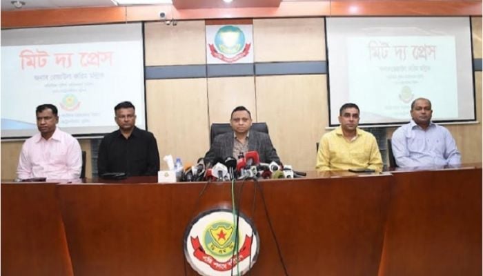 There would be no more ‘Aynaghar’, ‘Bhater Hotel’ in DB: Mallick 