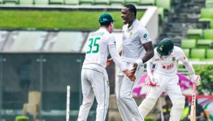 Bangladesh facing innings defeat after South Africa onslaught