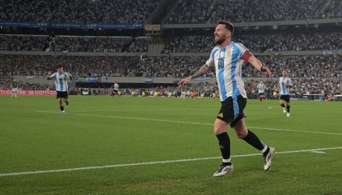 Messi never ceases to amaze, says Scaloni