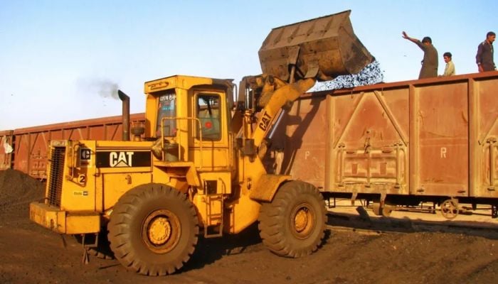 Gunmen kill at least 20 miners in Pakistan