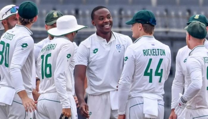 South Africa enforce follow-on after securing 416-run lead
